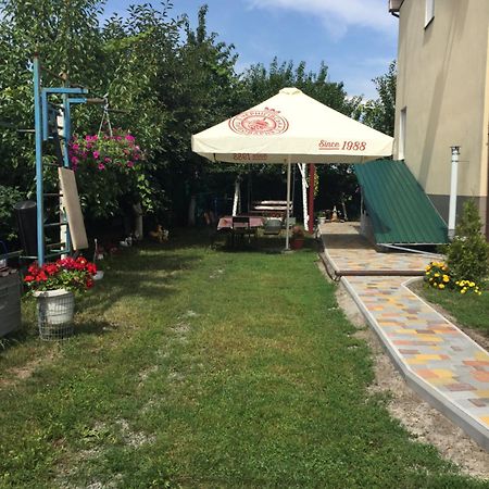Гостевой Дом «Anika» Ivankov  Εξωτερικό φωτογραφία